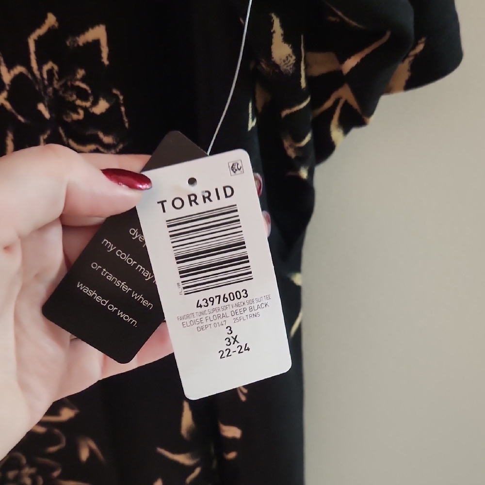 Torrid Black and Gold Floral Tunic Relaxed Fit - Picture 3 of 4